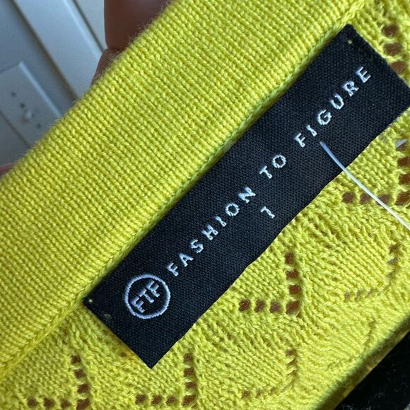 NWT Fashion To Figure Pointelle Knit Cardigan LIGHT GREEN SIZE 1 1x 14 16 - Picture 3 of 8